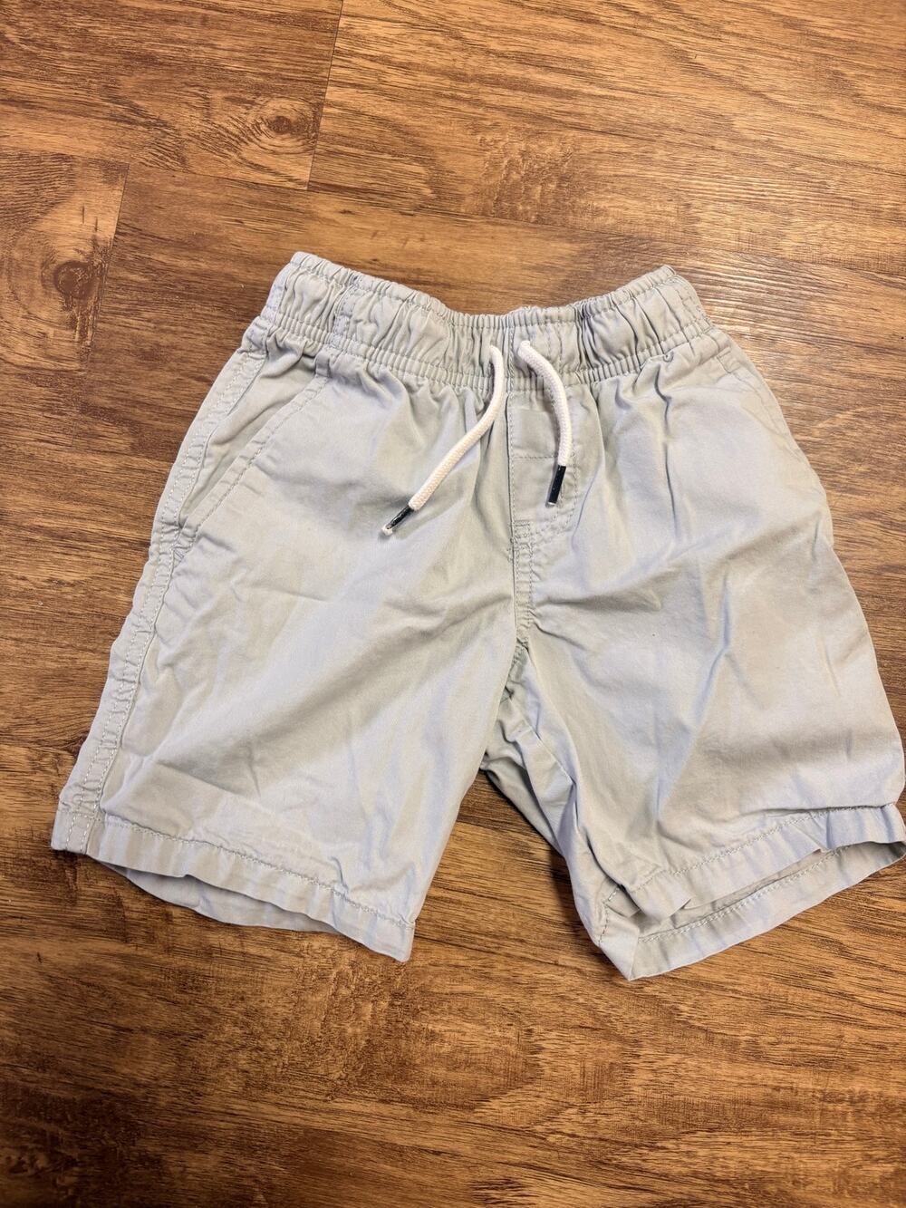 Cat & Jack Light Grey Shorts Size XS | Like New | Summer | Back to School